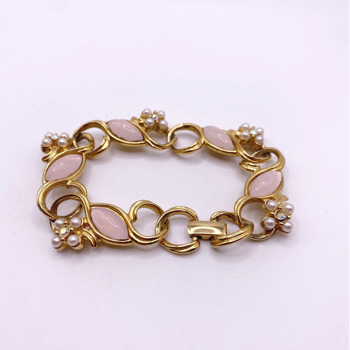 Crown Trifari Vintage Bracelet Pink Lucite Stone and Faux Pearl 7”
