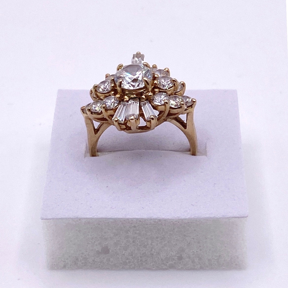 14k Solid Gold Ring with C Zirconia Crystals on Art Deco Design Size 6