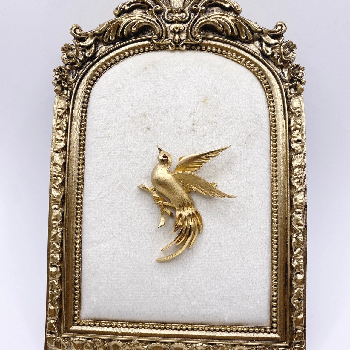 Pell Signed Flying Bird Vintage Brooch Gold Tone