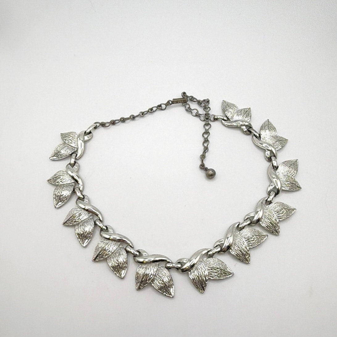 Vintage H&S Signed Silver Tone Leaves Necklace 18”