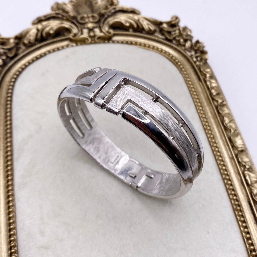 Trifari Signed Vintage Bracelet Silver Tone Size 5”