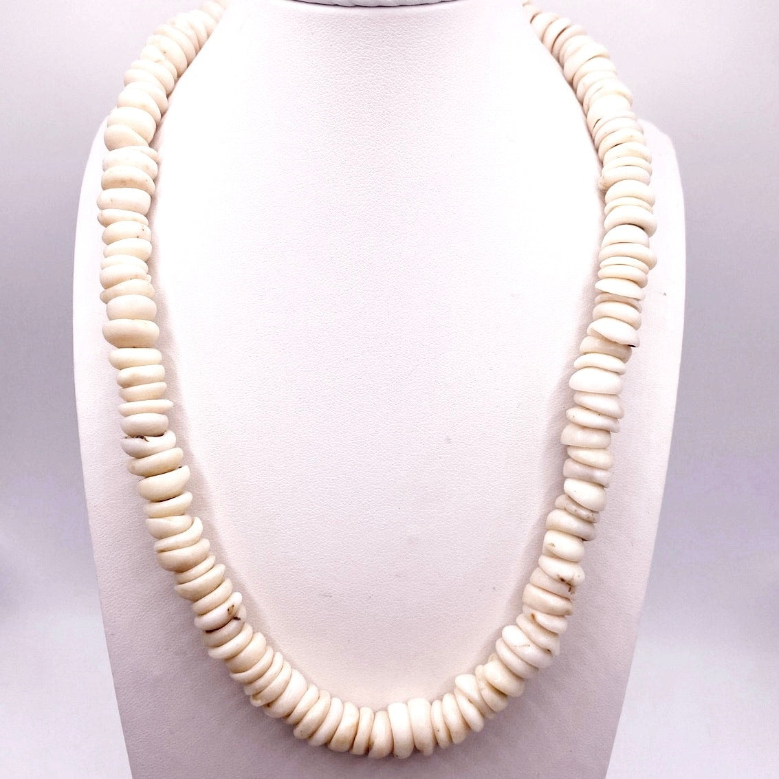 Vintage Puka Hawaiian Shell Necklace Choker 16” and 64.44 grams