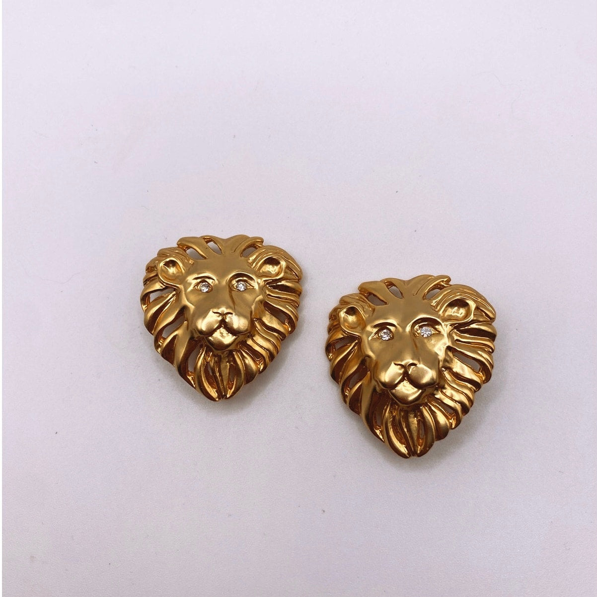 Vintage Clip On Earrings Lion Head Gold Tone Retro Design