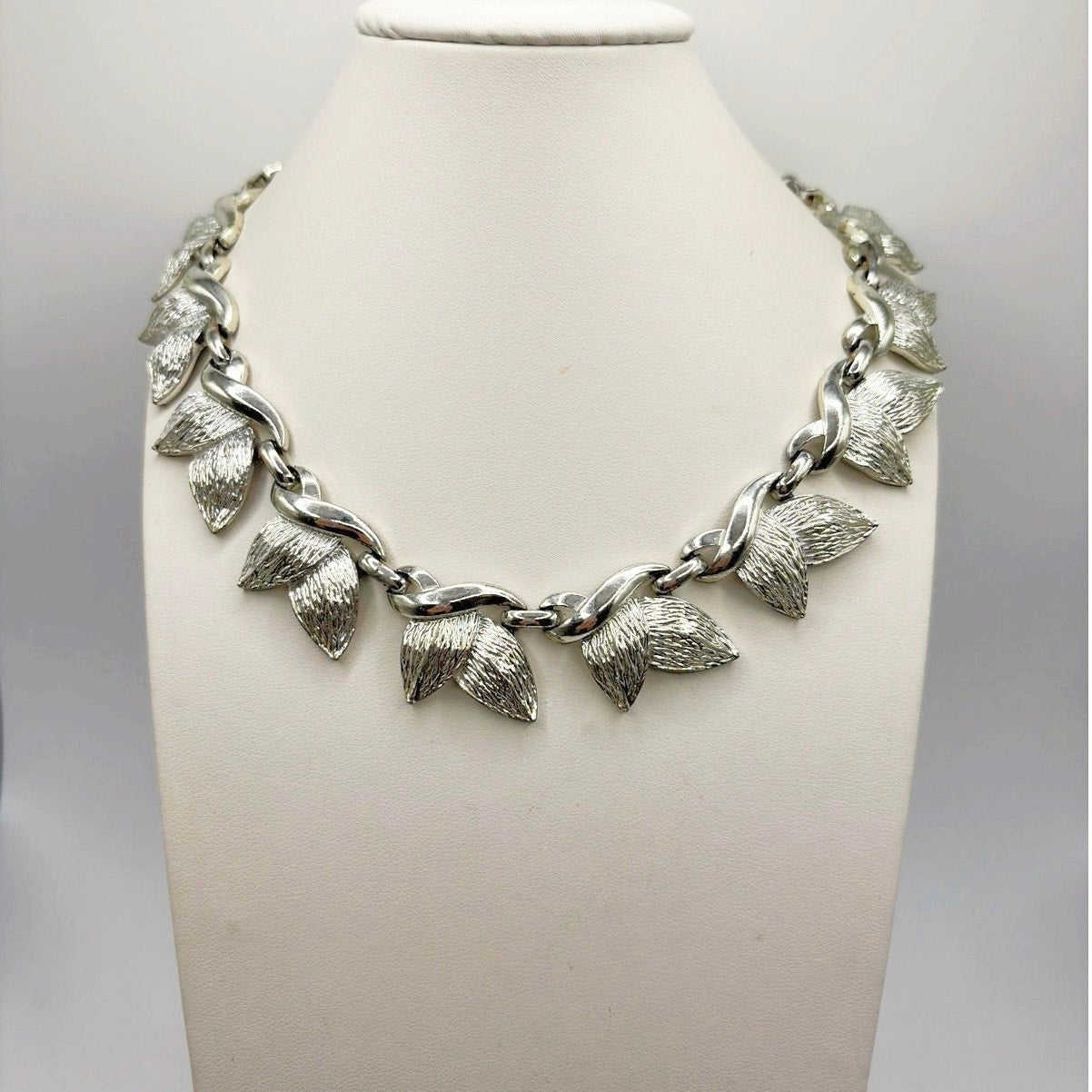 Vintage H&S Signed Silver Tone Leaves Necklace 18”