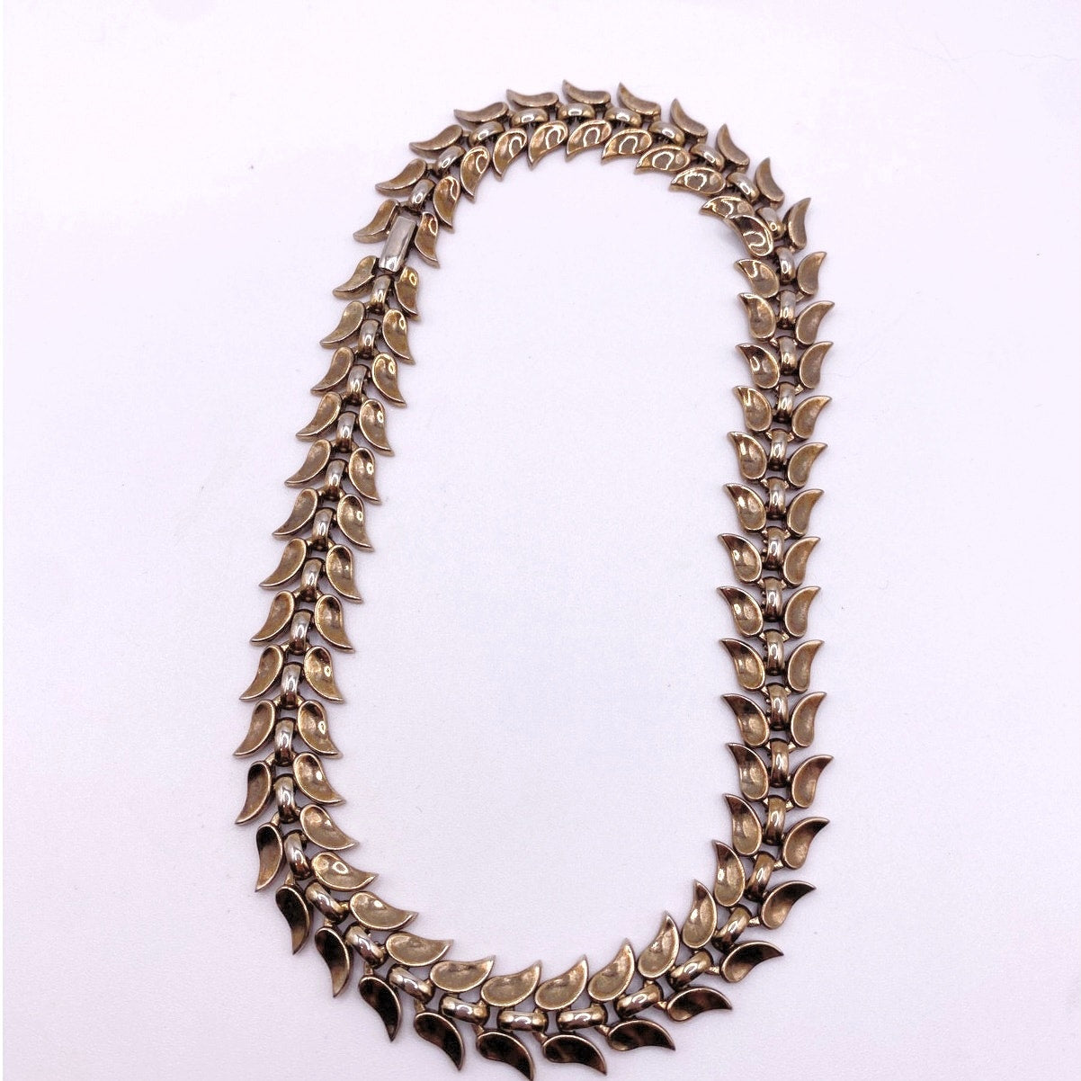 Trifari Vintage Gold Tone Collar Necklace 14”