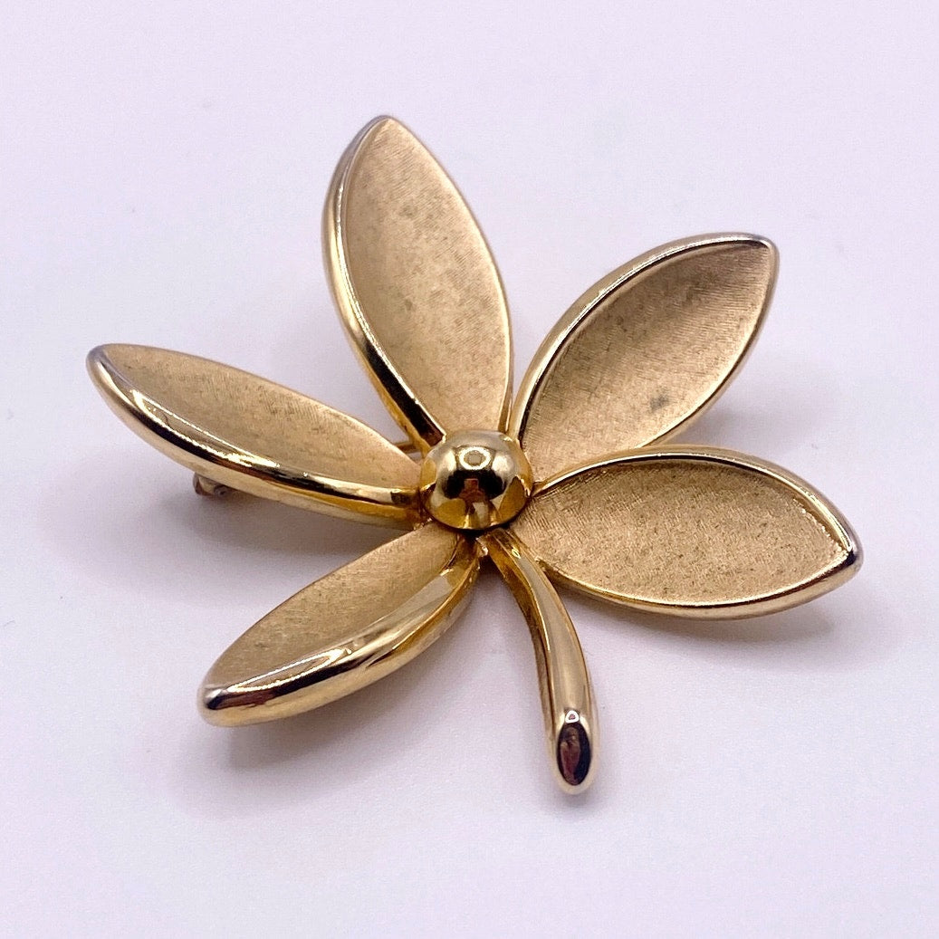 Vintage Trifari Flower Brooch Gold Tone