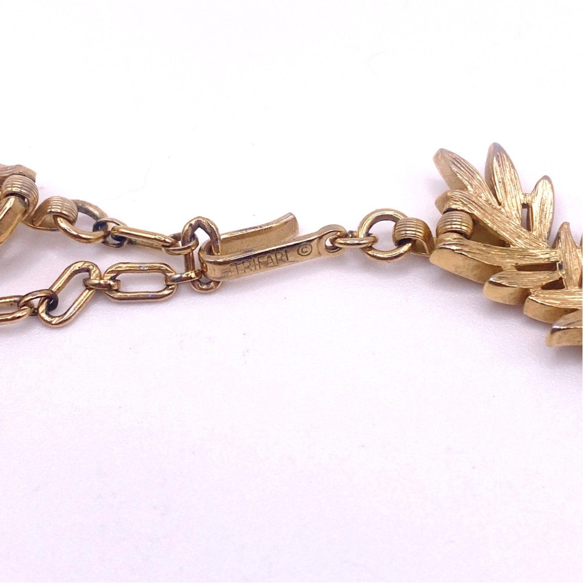 Trifari Gold Tone Leaves Necklace Set Bracelet And Clip On Earrings