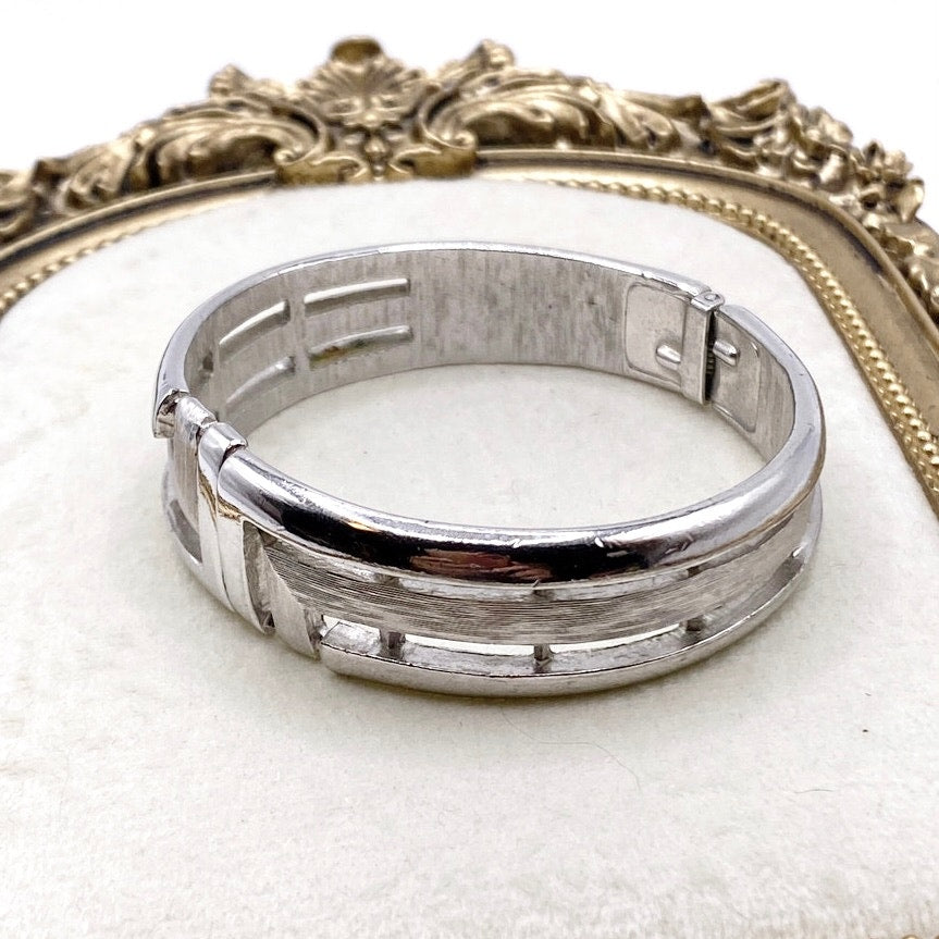 Trifari Signed Vintage Bracelet Silver Tone Size 5”