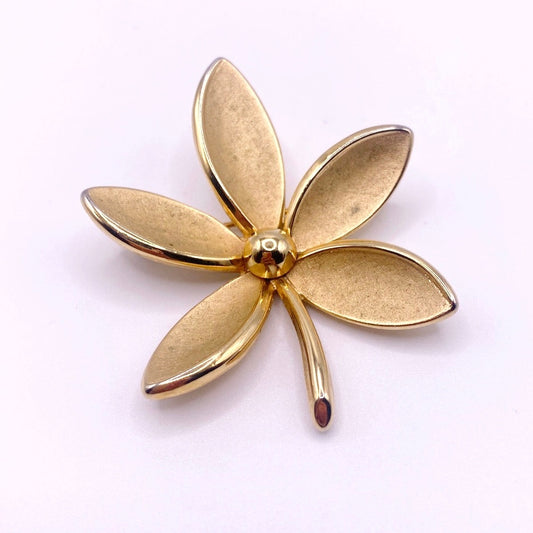 Vintage Trifari Flower Brooch Gold Tone
