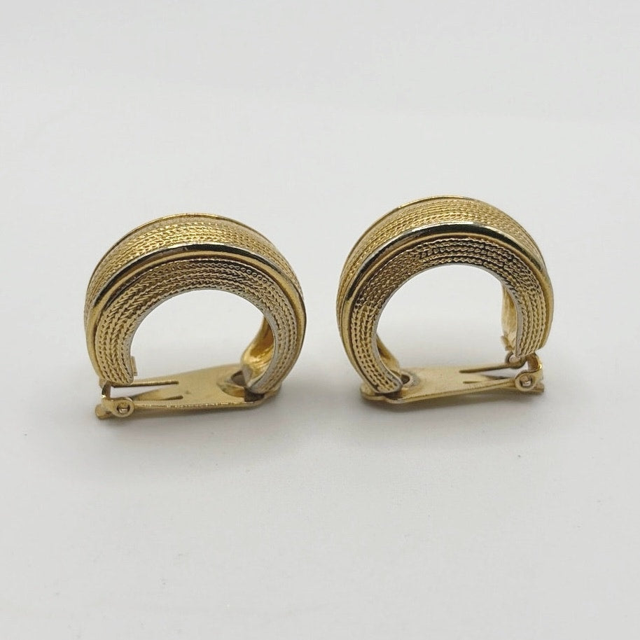 Retro Chunky Textured Half Hoop Gold Tone 3cm