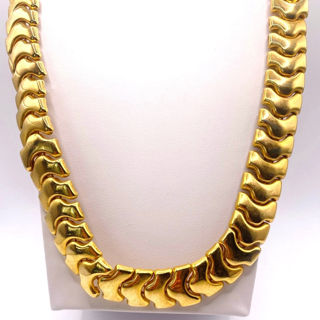 Vintage Gold Tone Necklace Retro Style With Panels Design 22”