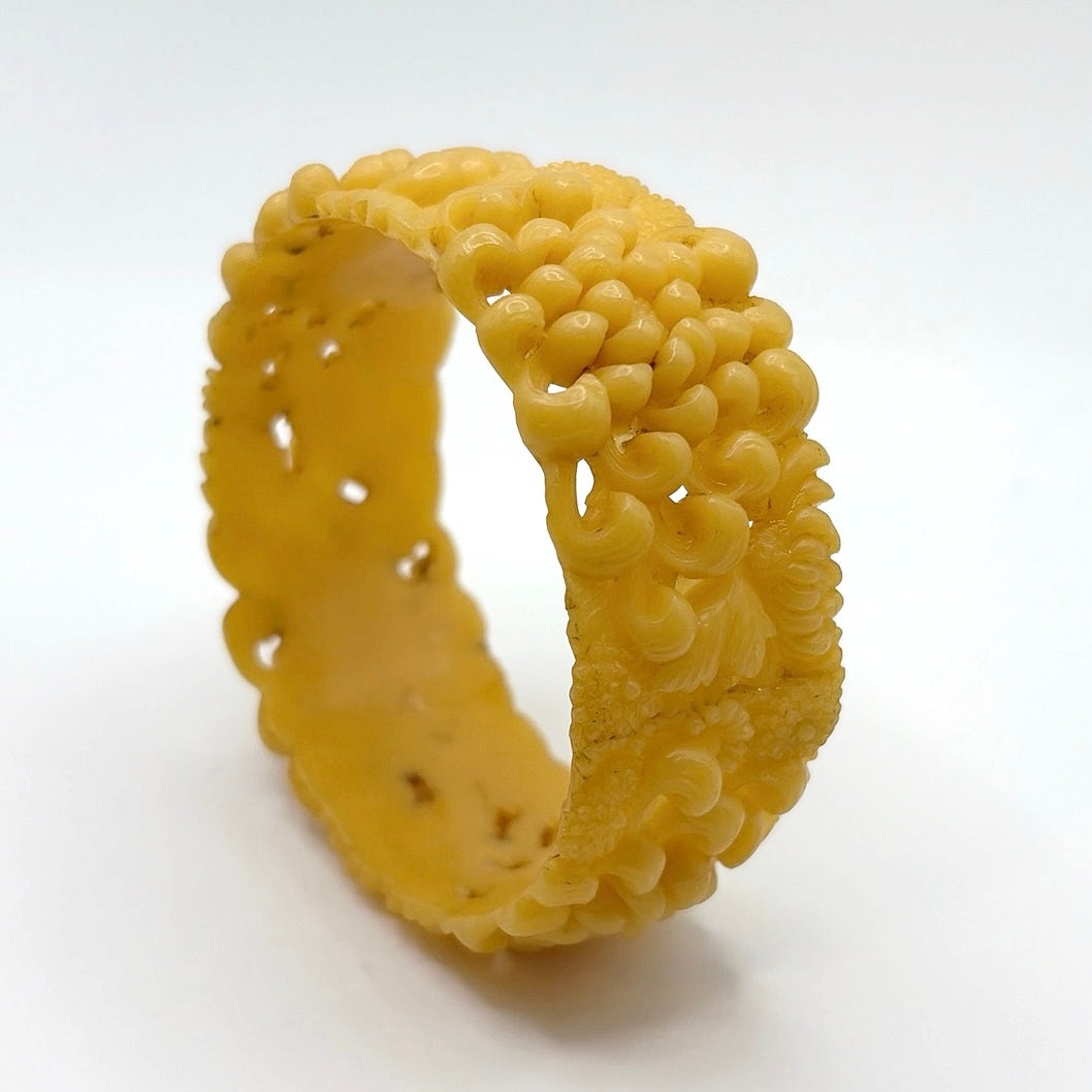 Antique Celuloide Early Plastic Carved Bangle Bracelet 7"