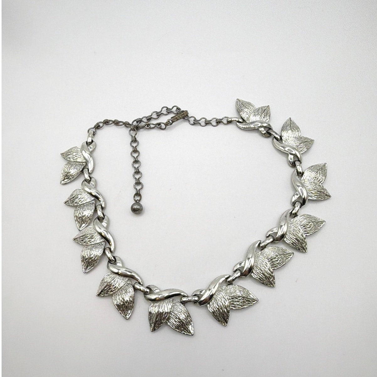 Vintage H&S Signed Silver Tone Leaves Necklace 18”