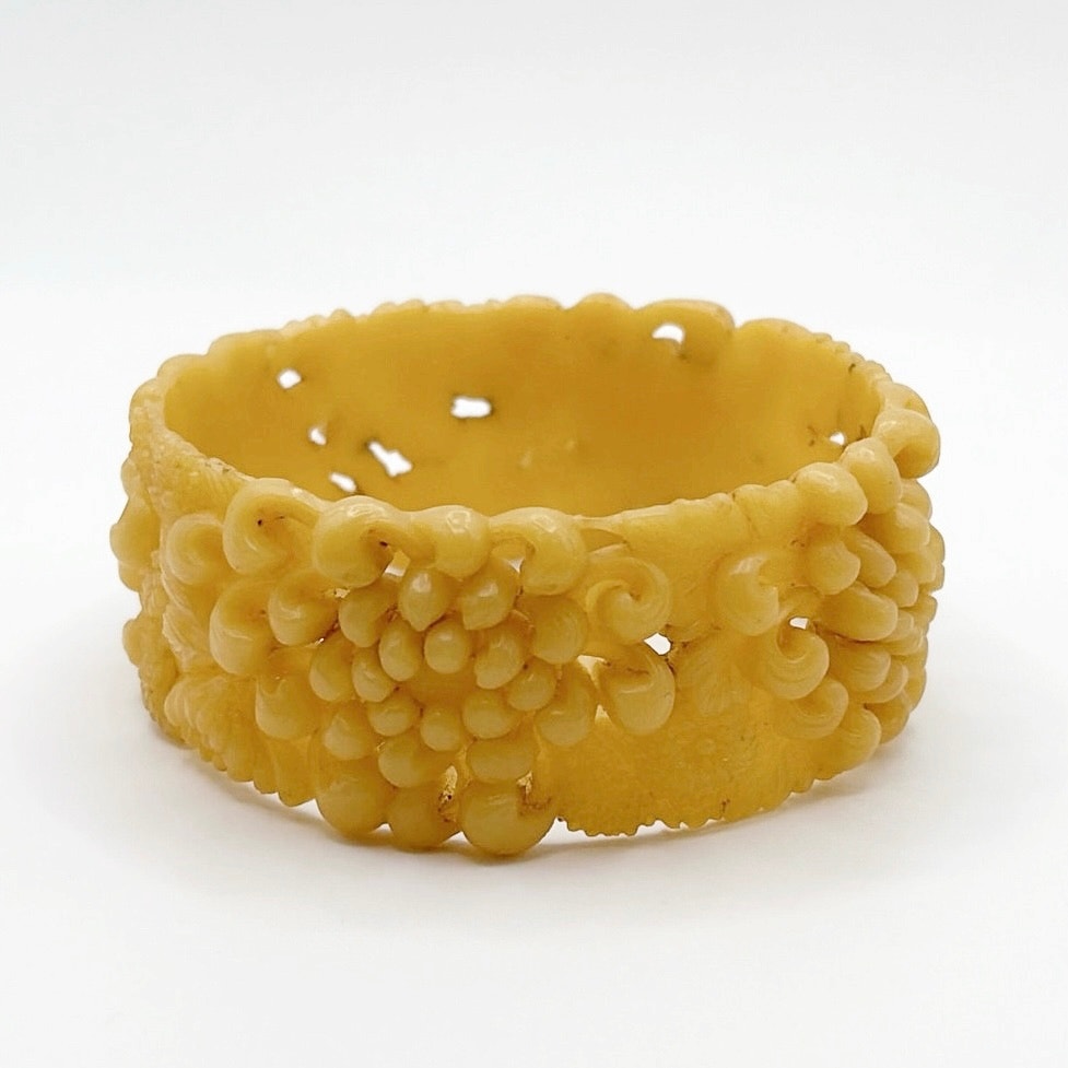 Antique Celuloide Early Plastic Carved Bangle Bracelet 7"