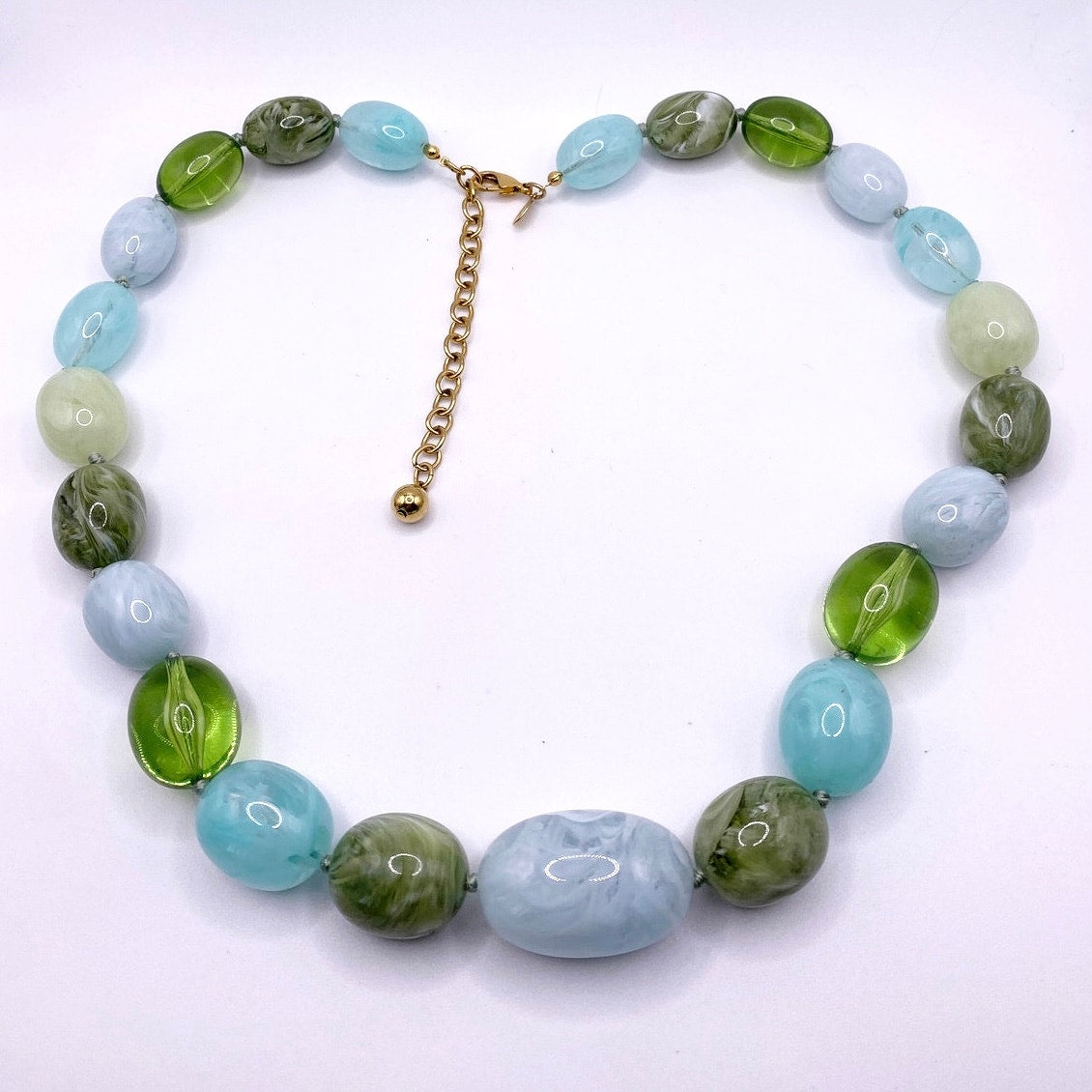 Joan Rivers Green Tones Lucite Chunky Necklace 26” Glows On Dark Light