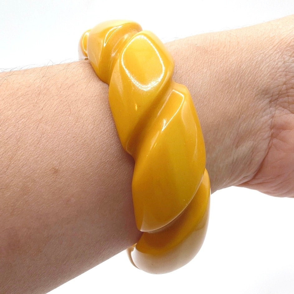 Vintage Mustard Bakelite Carved Bangle Bracelet 7"