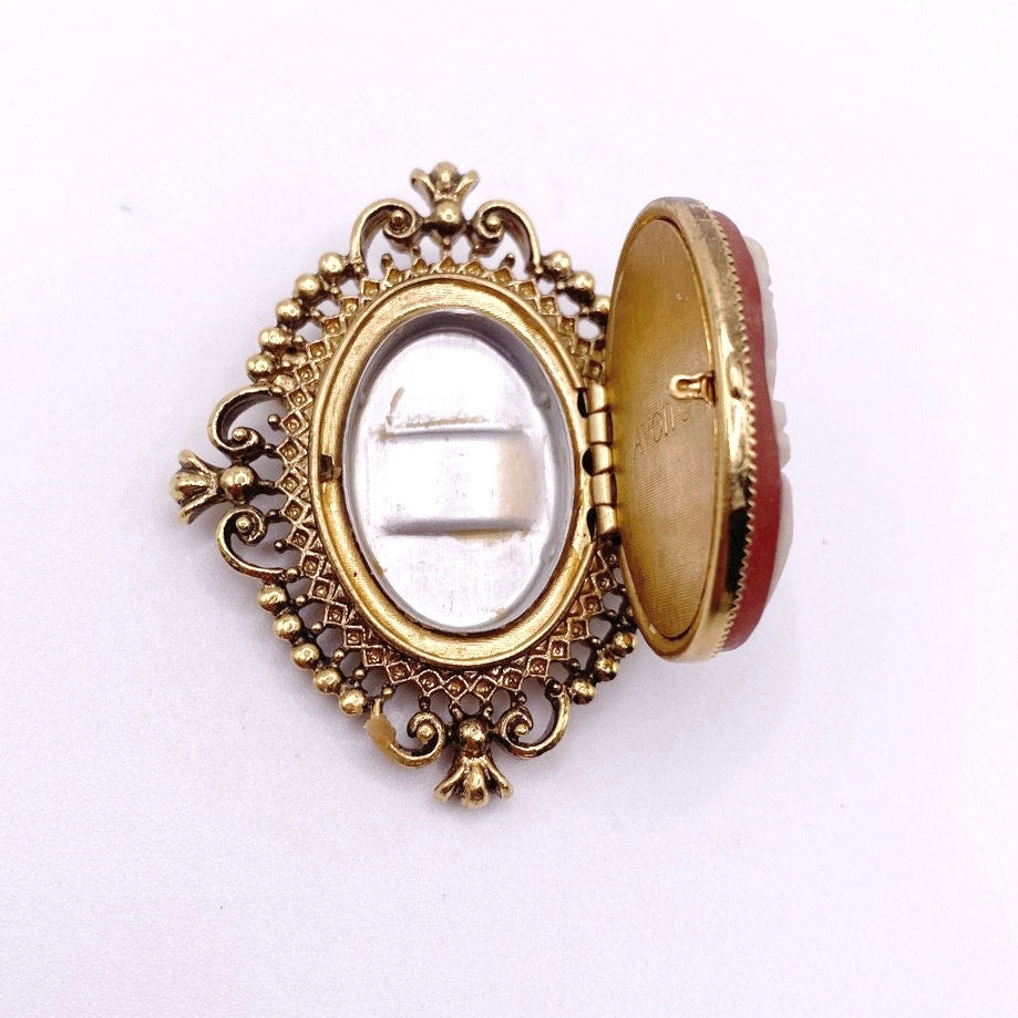 Avon Vntg Cameo Brooch in Solid Perfume Box
