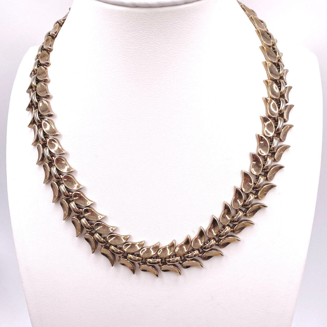 Trifari Vintage Gold Tone Collar Necklace 14”