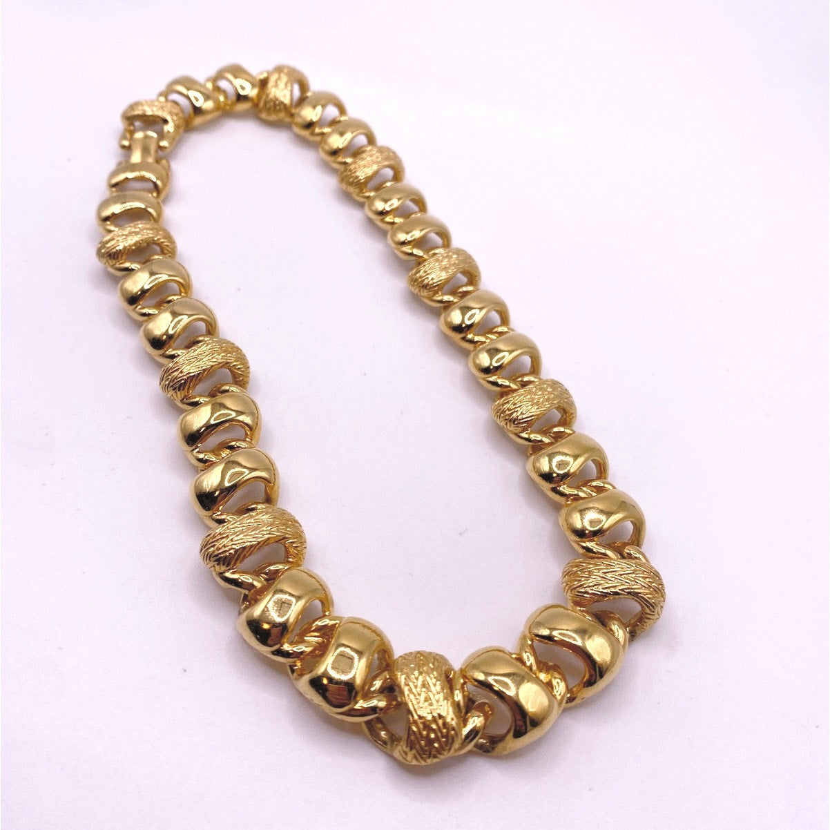 Monet Signed Vintage Chunky Links Short Necklace 16”
