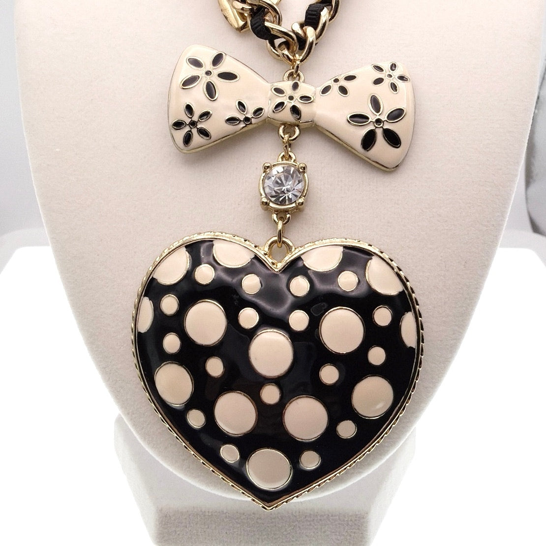 Betsey Johnson Vintage Heart and Bow Long Necklace 32”