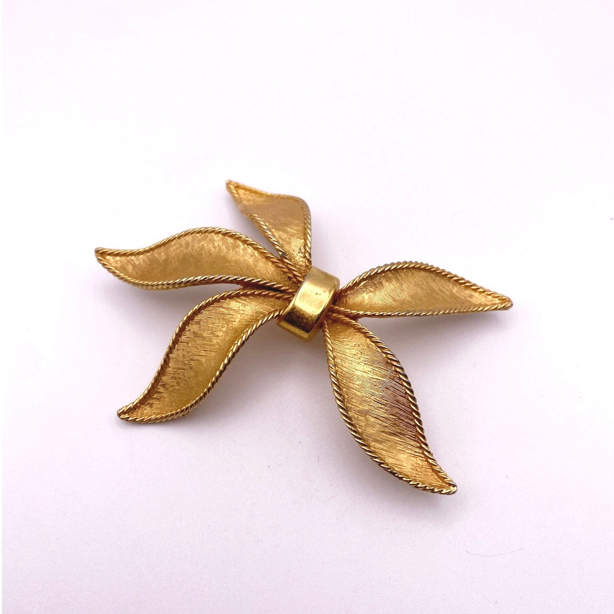 Charel Gold Tone Bow Vintage Large Brooch