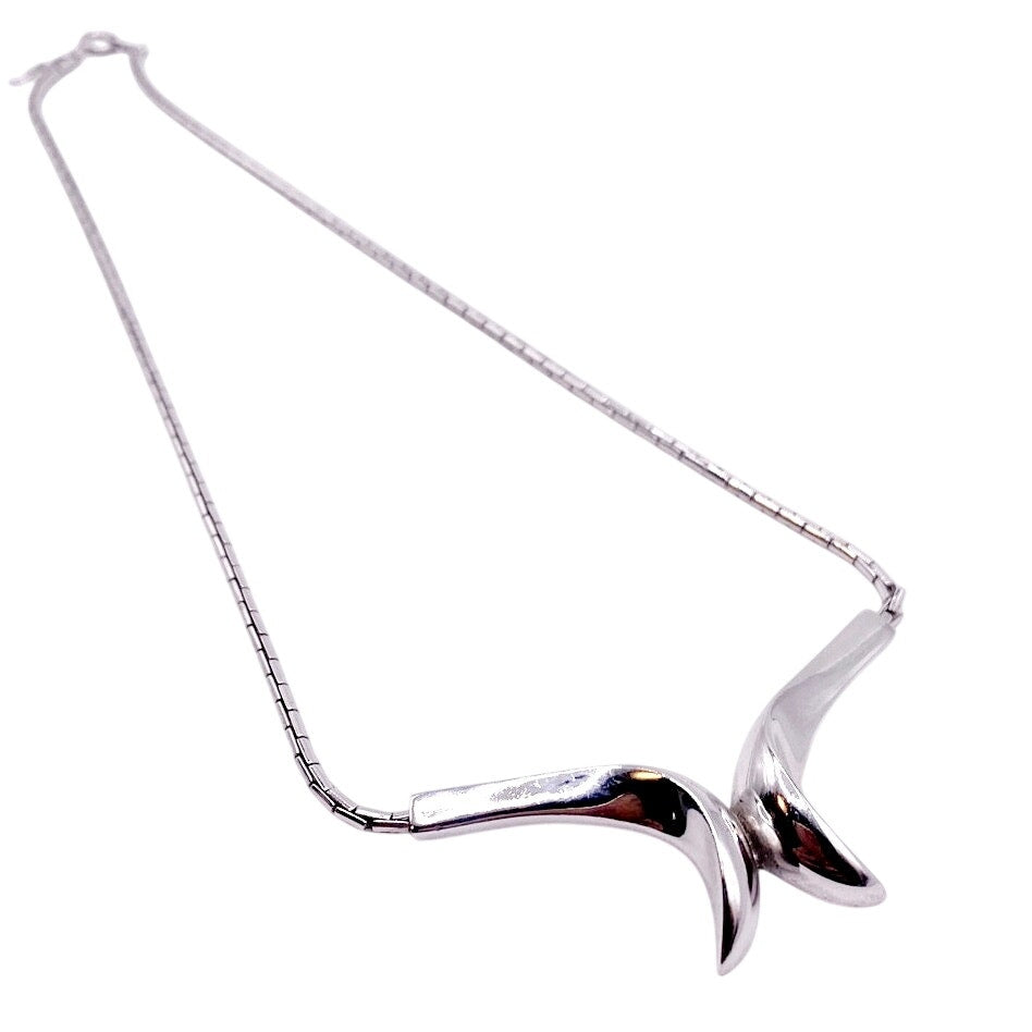 Trifari Necklace Bird Silhouette Silver Tone Necklace 16”